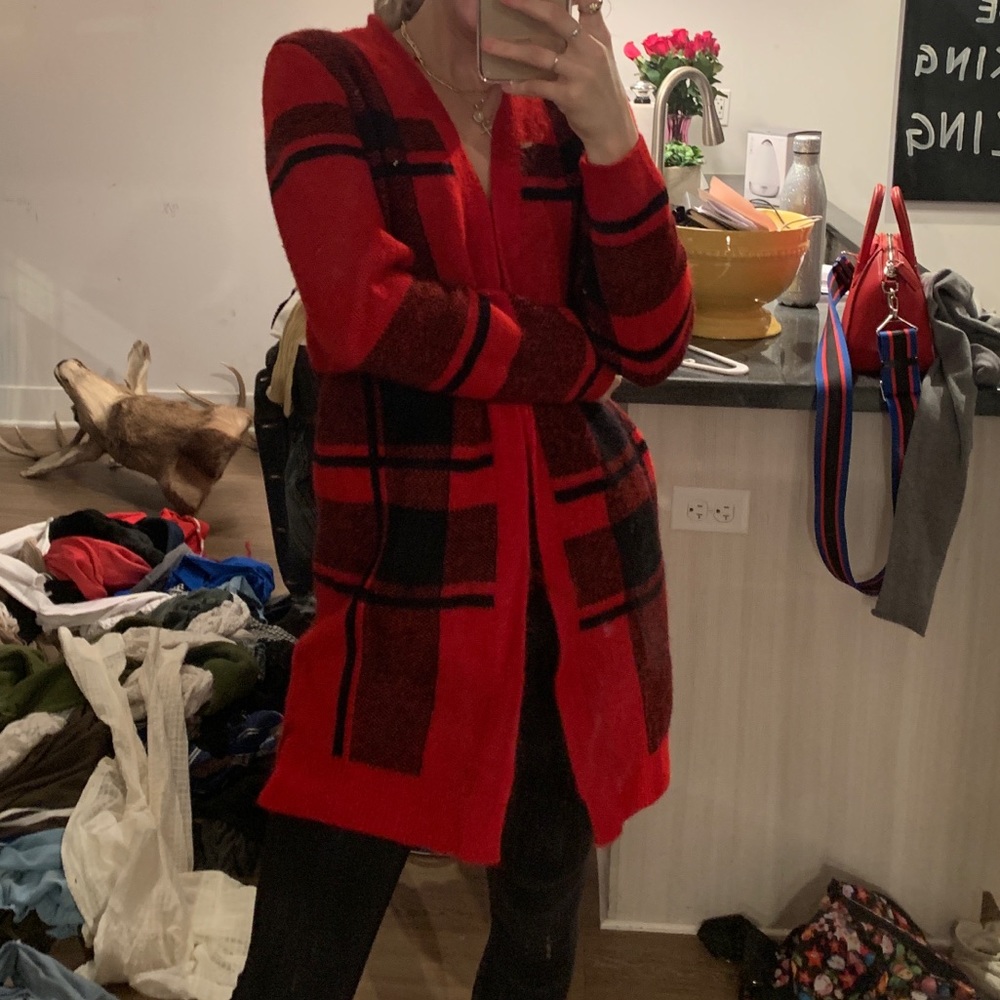 PLAID CARDIGAN SIZE MEDIUM
